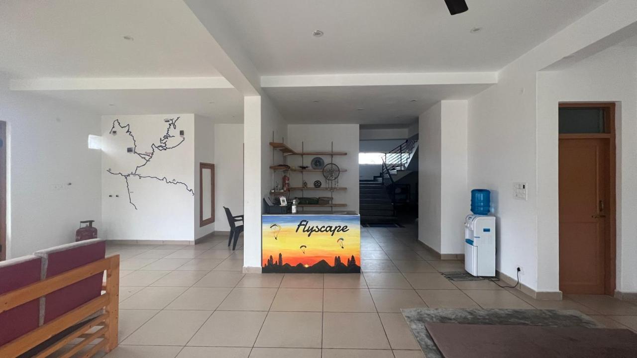 Bīr Flyscapeホステル エクステリア 写真